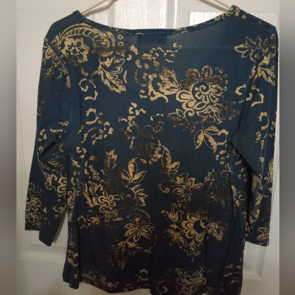 NWOT Fancy tshirt blouse - Picture 5 of 5